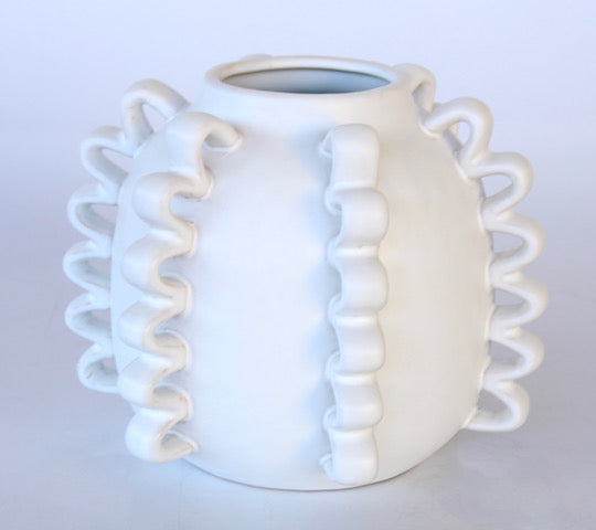 MEDIUM OFFF WHITE CERAMIC 21 X 24CM