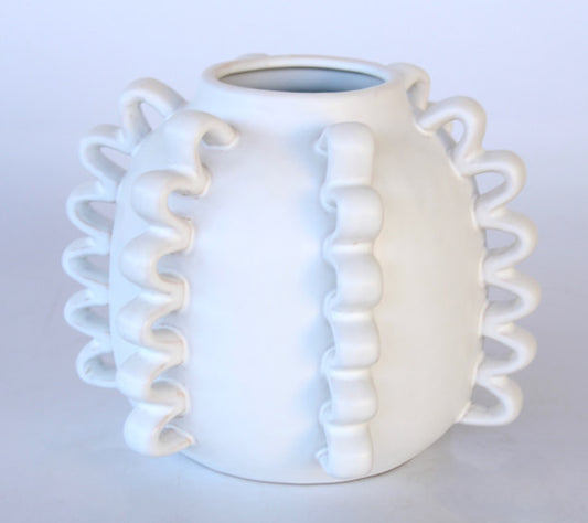 MEDIUM OFFF WHITE CERAMIC 21 X 24CM